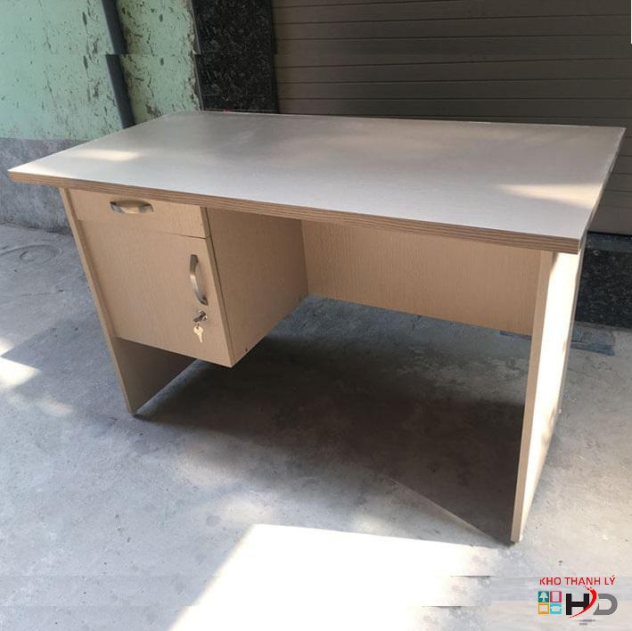 ban lam viec 1m2 co hoc tu gia re