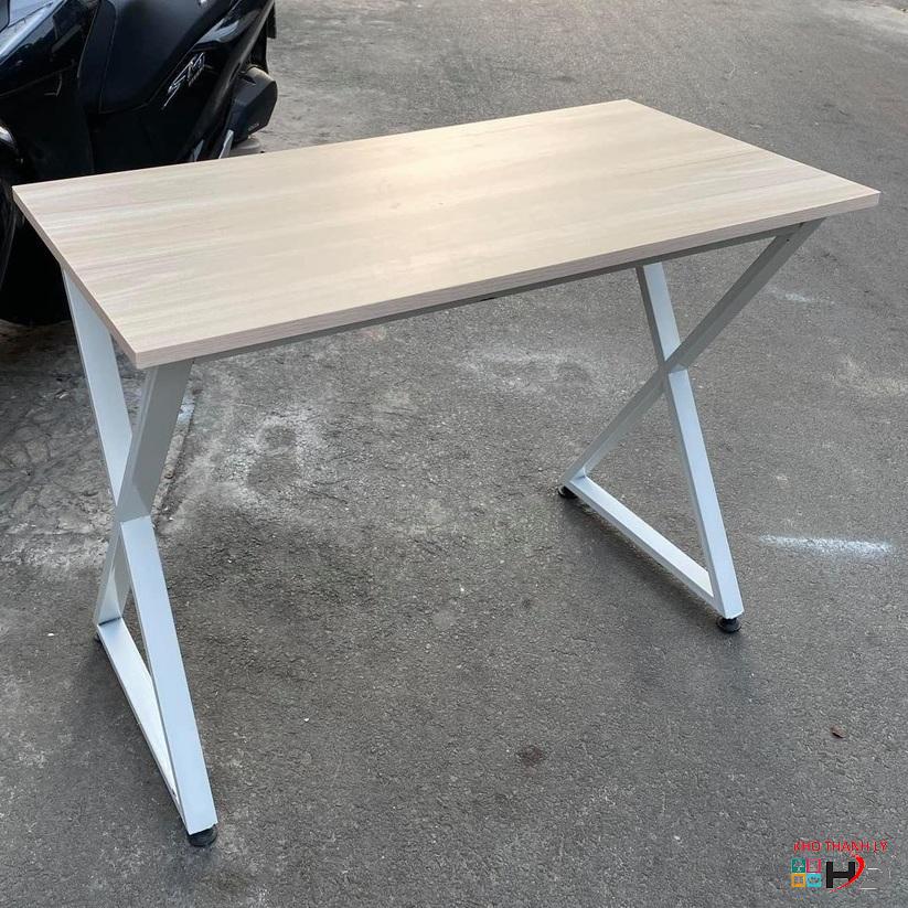 ban lam viec chan sat chu x