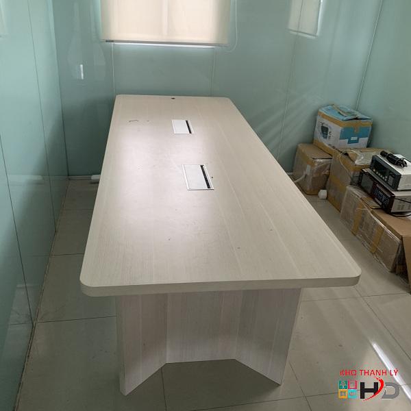Thanh lý bàn họp MDF 2m4 giá rẻ