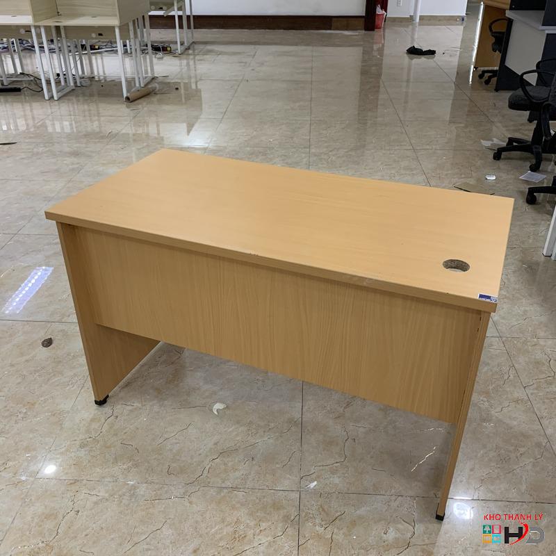 ban lam viec khong hoc 1m2 thanh ly