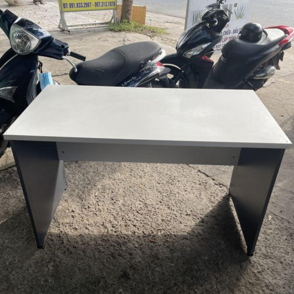 Bàn làm việc cũ 1m2 hàng Hòa Phát cao cấp giá rẻ