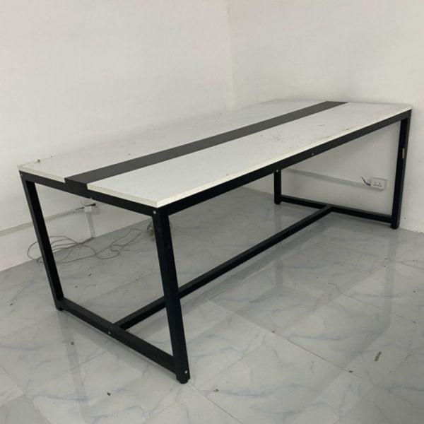 Bàn họp chân sắt 2m4 cũ trắng sọc đen