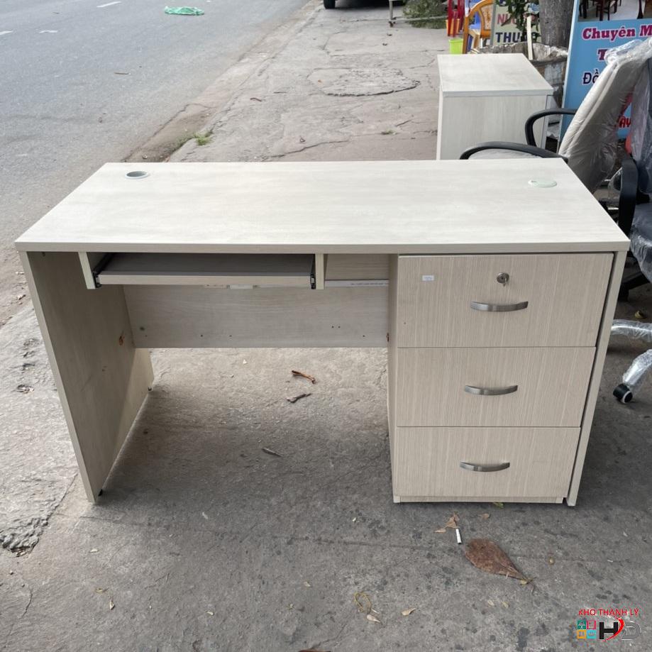 ban lam viec cu 1m2 3 hoc tu gia re