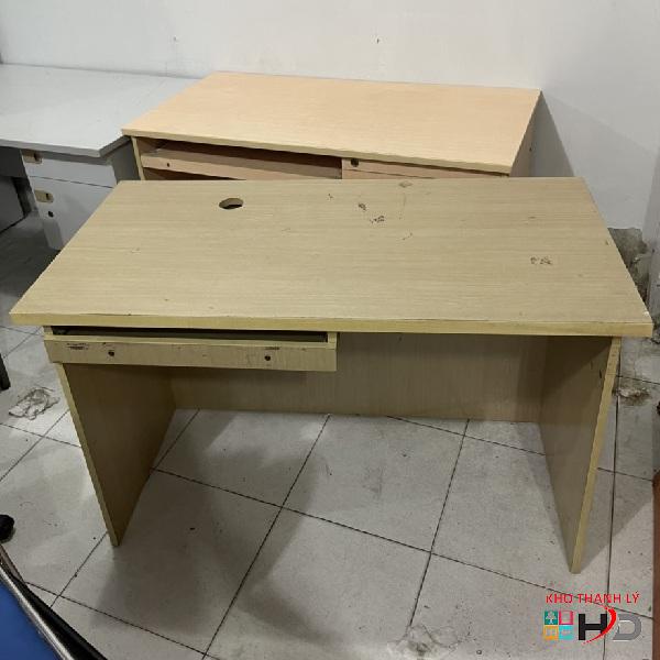Bàn làm việc cũ 1m2 có ngăn bàn phím