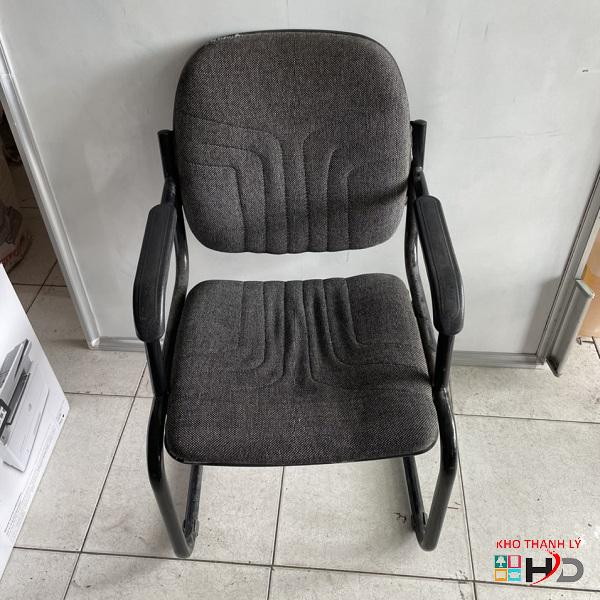 Ghế chân quỳ cũ bọc vải màu xám