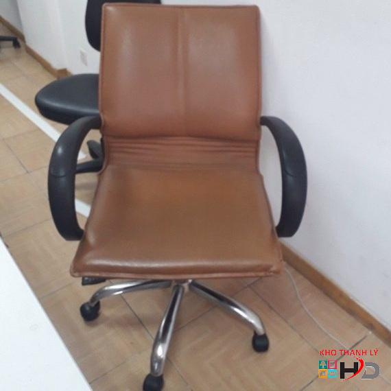 Ghế xoay cũ bọc da lưng thấp màu nâu