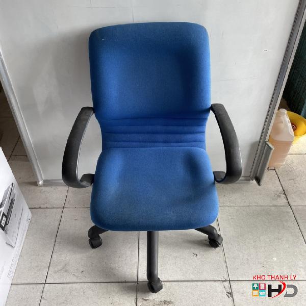 Ghế xoay văn phòng lưng trung cũ màu xanh
