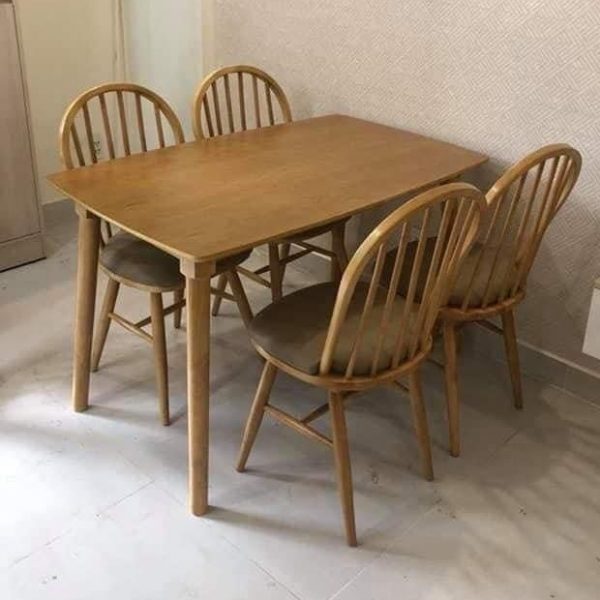 Bộ bàn ăn gỗ 4 ghế bọc nệm hiện đại
