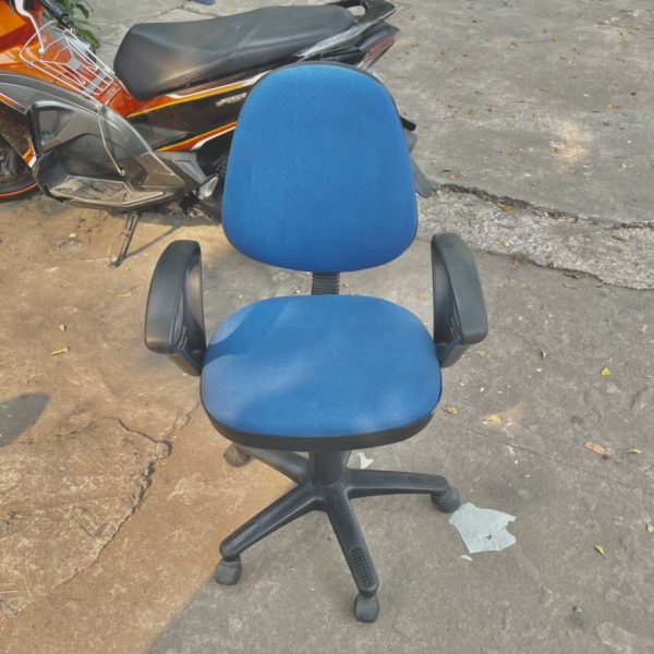 Ghế xoay Hòa Phát cũ có tay vịn giá rẻ