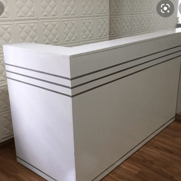 Quầy lễ tân chữ L 1m8 trắng viền đen