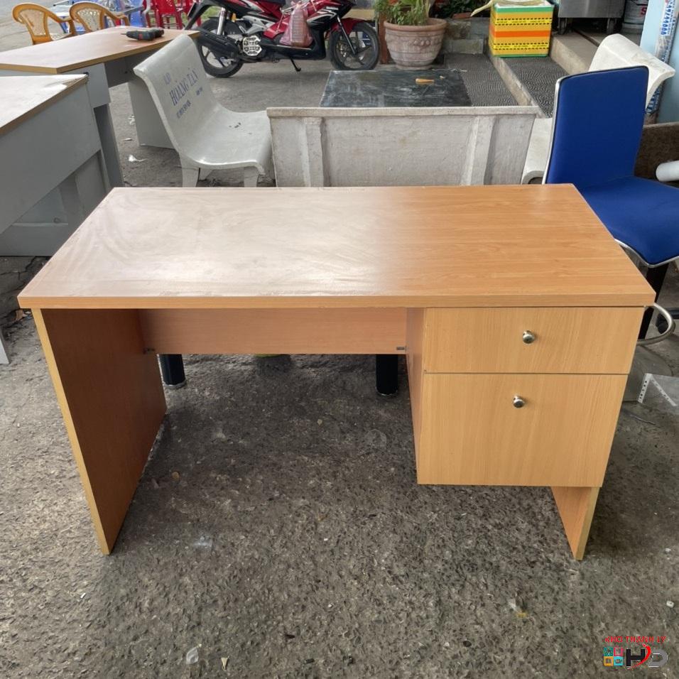 ban lam viec 1m2 cu 2 hoc