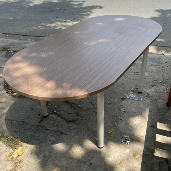 Bàn họp oval chân sắt 1m8 cũ hàng đẹp