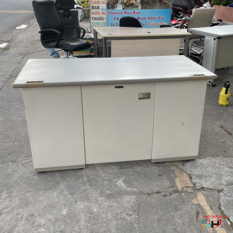 ban lam viec sat okamura