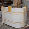 Quầy lễ tân bo cong 1m2 trắng vàng
