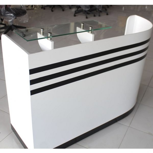 Quầy thu ngân bo cong 1m4 viền đen