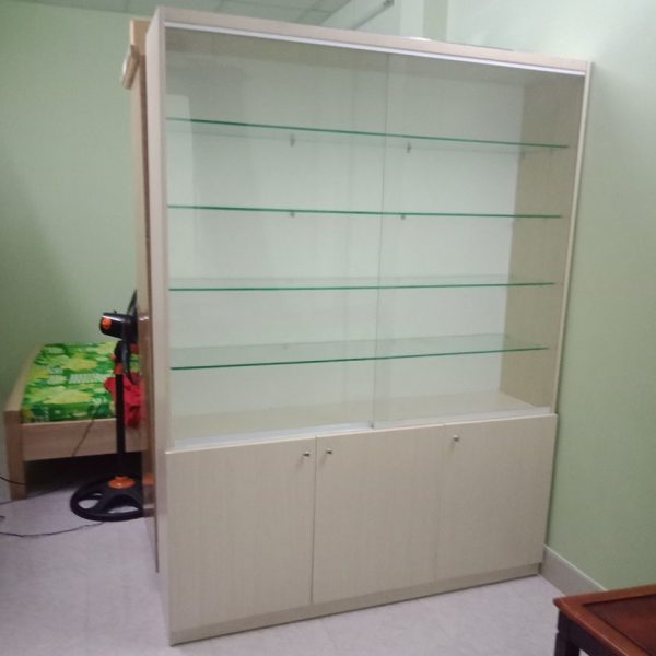 Tủ trưng bày 1m5 x 2m cửa kính lùa giá rẻ