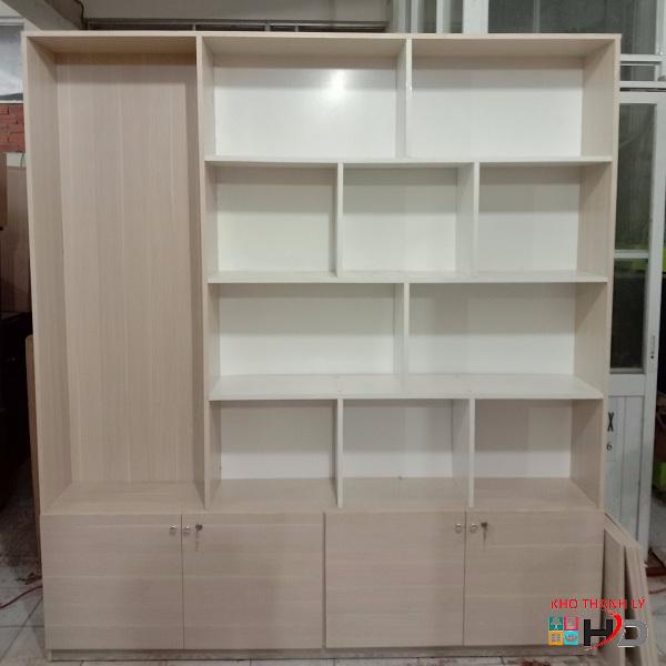 Tủ trưng bày showroom 2m x 2m giá rẻ
