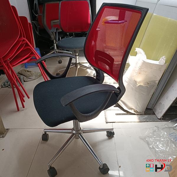 ghe xoay cu lung luoi chan inox cao cap1