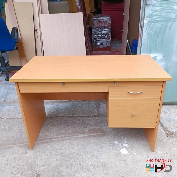Bàn làm việc 1m2 có 2 hộc vàng giá rẻ