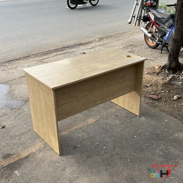 ban-lam-viec-nhan-vien-van-go