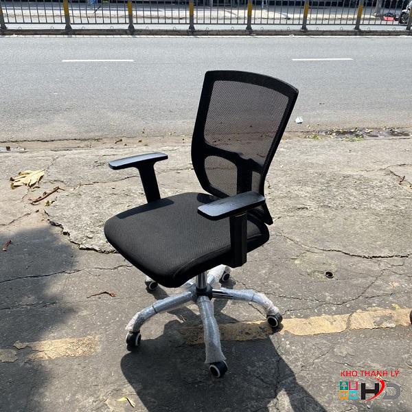 ghe xoay lưng lưới chân mạ inox thanh lý 1