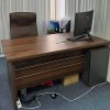 Bàn Giám Đốc Chữ L Vân Gỗ Nâu Phối Sọc Trắng
