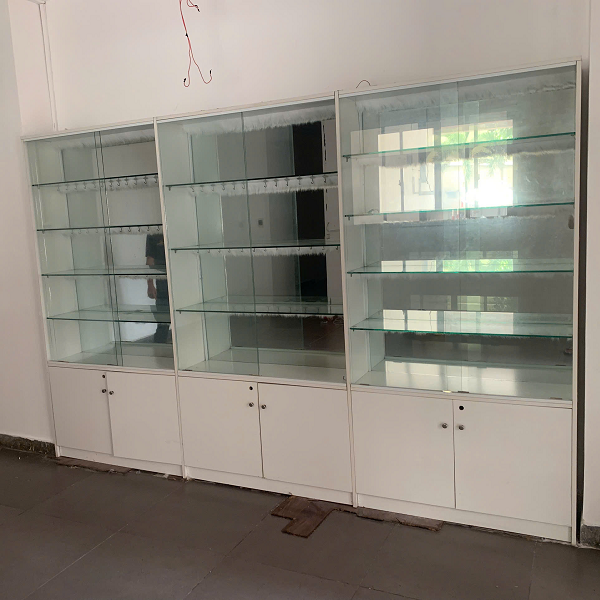 Hình ảnh thực tế tủ trưng bày của kính 3m tại Kho Thanh Lý HD