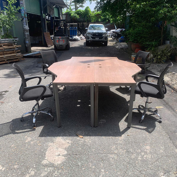 Cụm bàn chữ l 4 chỗ nghồi 2m4