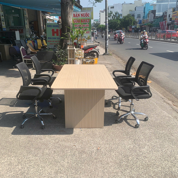 Bàn họp văn phòng gỗ mdf 1m8 x 1m9 tại Kho Thanh Lý HD