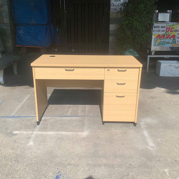 ban lam viec hoa phat 1m2 nhu moi 1 Bàn làm việc hoà phát 1m2 như mới