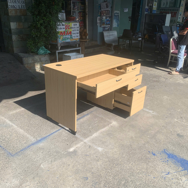 Hình ảnh bàn làm việc hoà phát 1m2 như mới tại Kho Thanh Lý HD